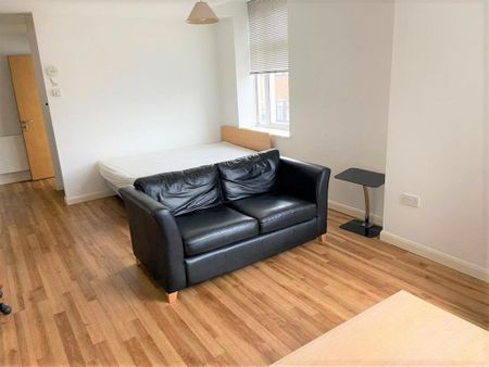 Studio to rent - Photo 2