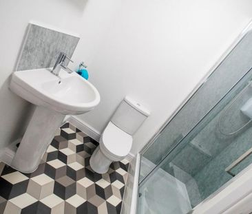 2 bedroom flat to rent - Photo 4