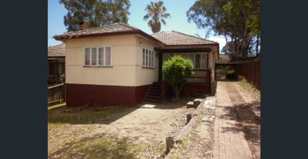 Three Bedroom Home- Quiet and Convenient Location! - Photo 4