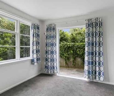 COSY ONE BEDROOM STUDIO FLAT with separate bedroom. - Photo 1