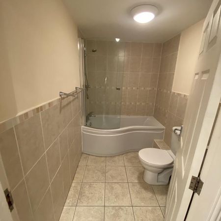 2 bedroom apartment to rent - Photo 3