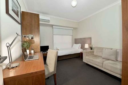 Room 2 (Non Ensuite) - Photo 3