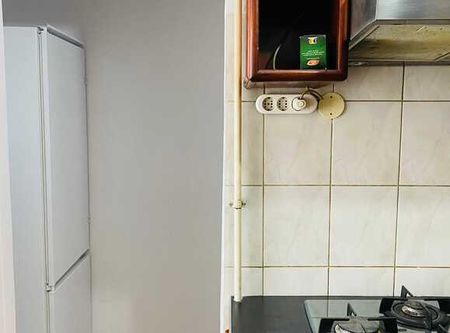 Apartament cu 4 camere, 91 mp, decomandat, garaj, zona BRD Central - Fotografie 2