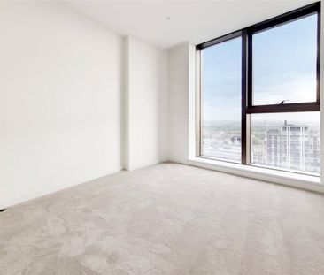 A modern and bright three double bedroom, two bathroom twentieth fl... - Photo 2