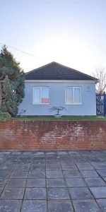 Limpsfield, Gore Road, Eastry, Sandwich, CT13 0LT, Kent - Photo 4