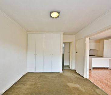 7/6 Ripon Grove, Elsternwick, VIC, 3185 - Photo 2