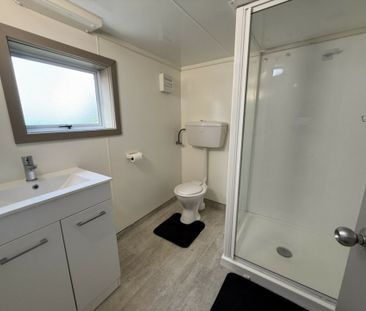 Tidy 2-Bedroom Apartment in Central Location - Photo 3