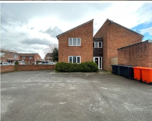 Studio Flat, Barnsdale Road, LE4 - Photo 1