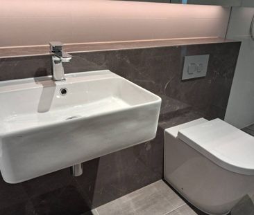 super large Brand New Townhouse with 3 bedrooms with 3 baths - Photo 4