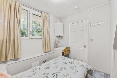 Room in a Shared Flat, Sherfield Gardens, SW15 - Photo 2