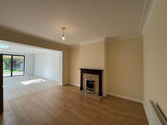 Stag Lane, Edgware, HA8 - Photo 1