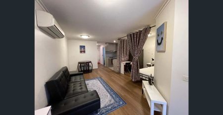 FULLY FURNISHED Apartment! - Photo 2