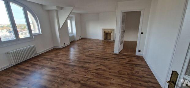 APPARTEMENT / Place Hôtel de Ville - Photo 1