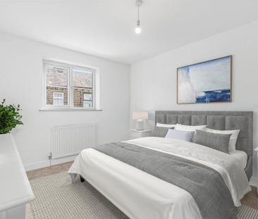 3 bedroom semi-detached house to rent - Photo 2