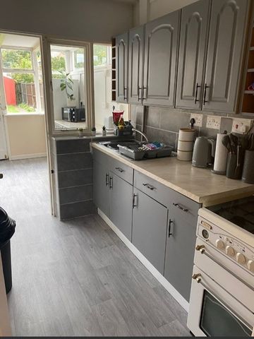 3 Bed Semi-Detached House, College Road, B44 - Photo 5