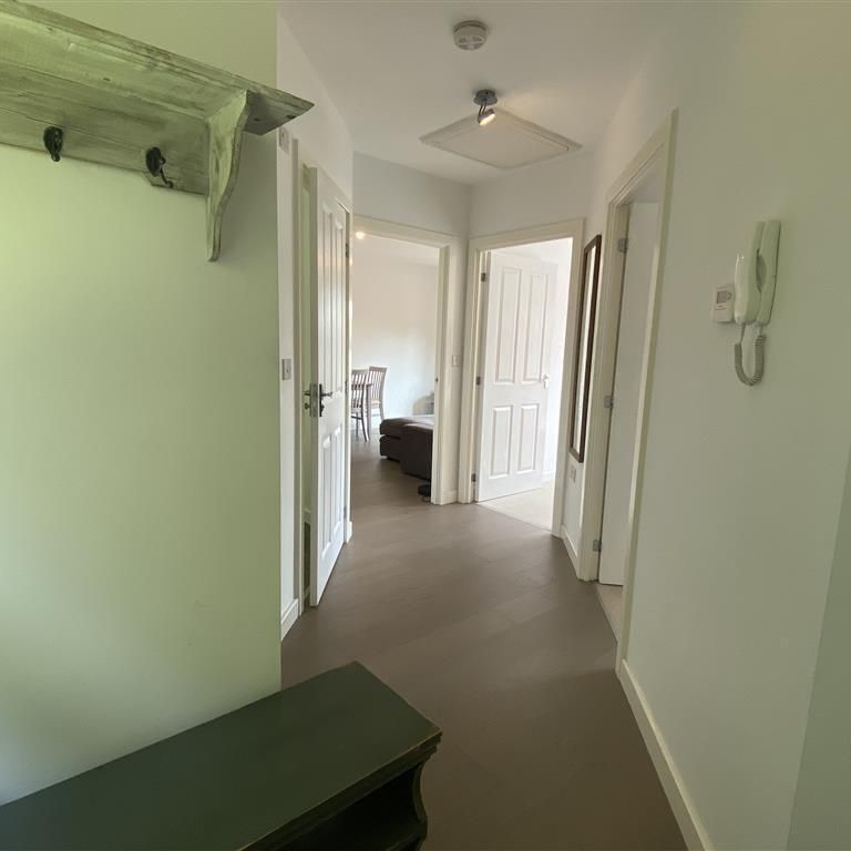 Adrian Close, HEMEL HEMPSTEAD - Photo 1