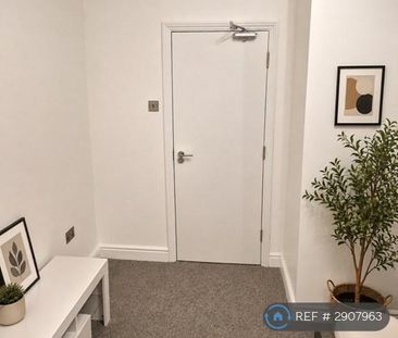 1 bedroom in a house share to rent - Photo 5
