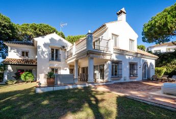 5 bedroom luxury Villa for rent in Marbella Del Este, Andalusia