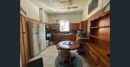 Spacious 2-Bedroom Upper-Level Unit in Prime Ballina Location - Photo 4