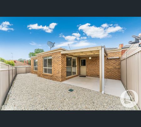 2/7 Rosewood Mews, Golden Square, Vic 3555 - Photo 2