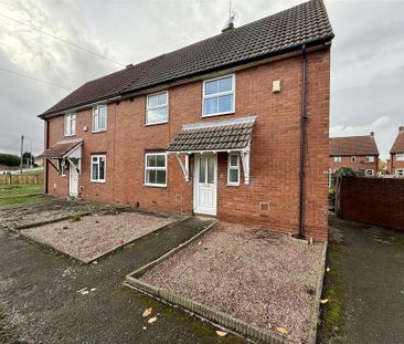 3 bedroom semi-detached house to rent - Photo 2