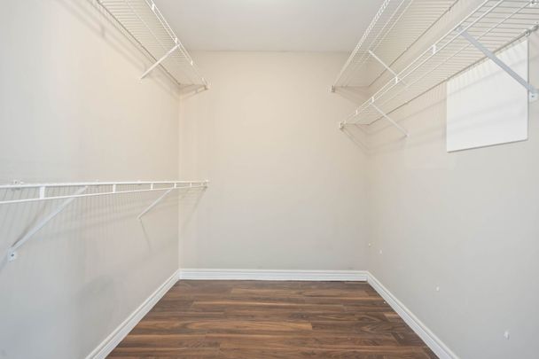 Spacious Modern Family Home in Brights Grove - Photo 1