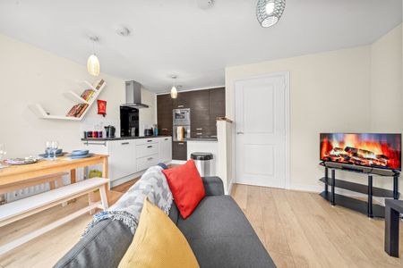 5 Bed Terraced House, Wider Mead, BS16 - Photo 2