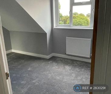 3 bedroom flat to rent - Photo 2