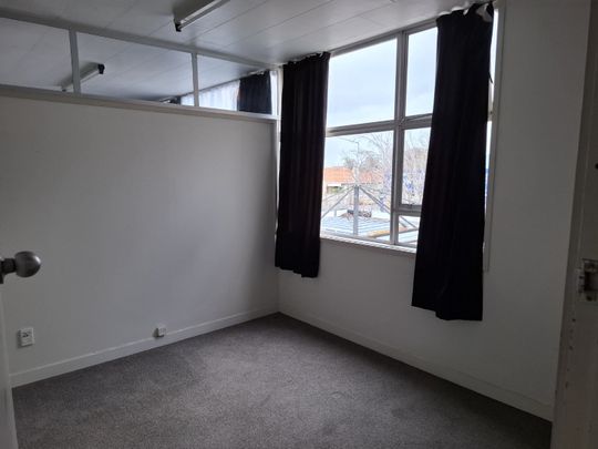 Live in the heart of Cambridge! - Photo 1