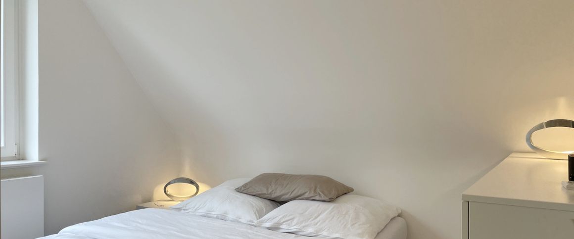 Modern möblierte 2-Zimmer-Wohnung mit Balkon und Stellplatz in Hamburg-Marienthal! - Photo 1