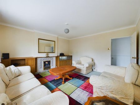 3 bedroom flat to rent - Photo 2