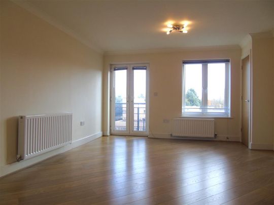 Oldfield Road, MAIDENHEAD - Photo 1