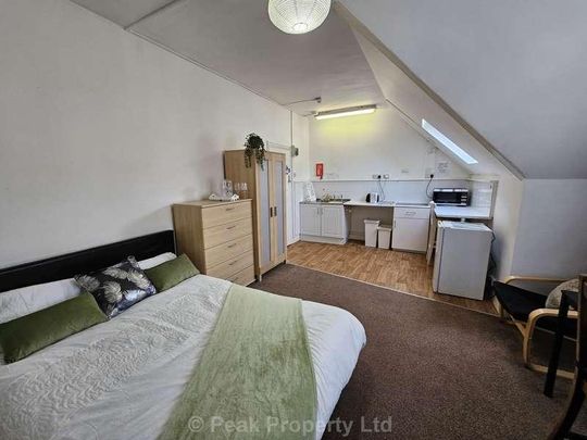 Students - Huge Rooms Available! York Road, Southend On Sea, SS1 - Photo 1