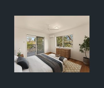 AN IMPRESSIVE 5-BEDROOM HOME! - Photo 4
