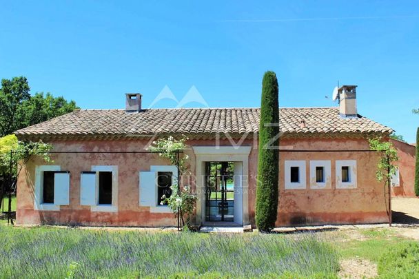 Proche Gordes - Charmante maison de vacances - Photo 1