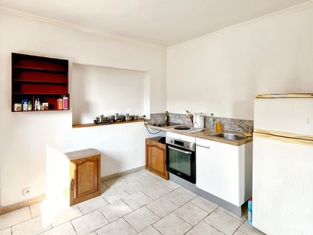 Location Appartement 6 pièces 92m² NICE 06300 - Photo 4