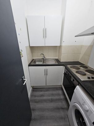 2 Bed Flat, Withington Road, M16 - Photo 1