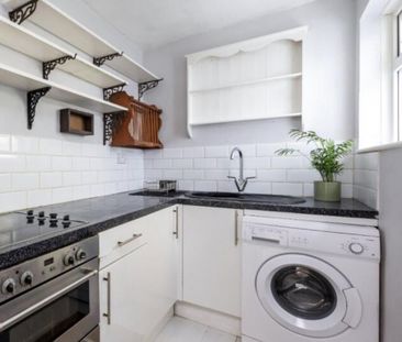 1 Bed Flat, Bath Street, BN1 - Photo 2