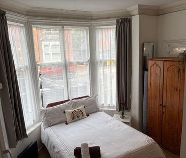 Room in a Shared House, Ashleigh Road, LE3 - Photo 3