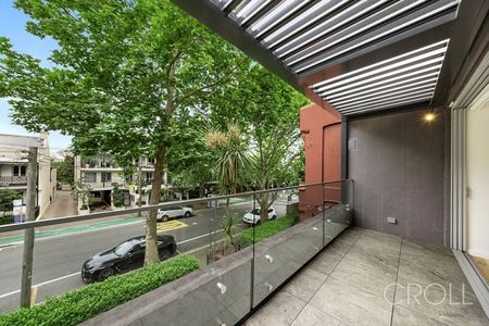 Stunning Oversized Two Bedroom Penthouse-Style Apartment - Photo 5