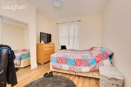 4 bedroom terraced house to rent - Photo 3