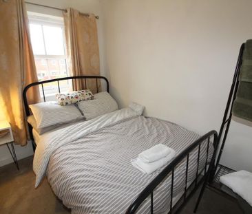 3 bedroom semi-detached house to rent - Photo 3