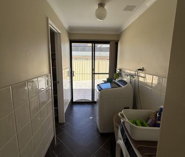 Dream Family Home for Rent – 4x2 with Luxury Features! - Photo 2