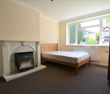 5 bedroom end of terrace house to rent - Photo 3