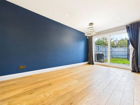3 bedroom end of terrace house to rent - Photo 4
