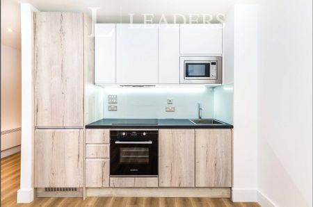 apartment to rent Wood Street, East Grinstead, West Sussex, RH19 - Photo 3