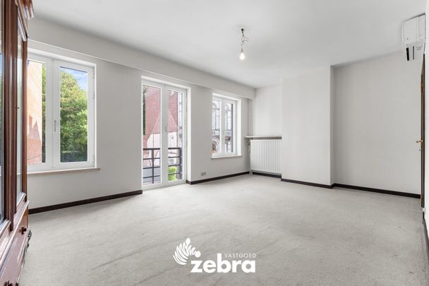 Karaktervol huis in cottagestijl met 4 slaapkamers in centrum Roeselare! - Foto 1