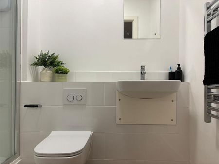 1 bedroom private hall to rent - Photo 4