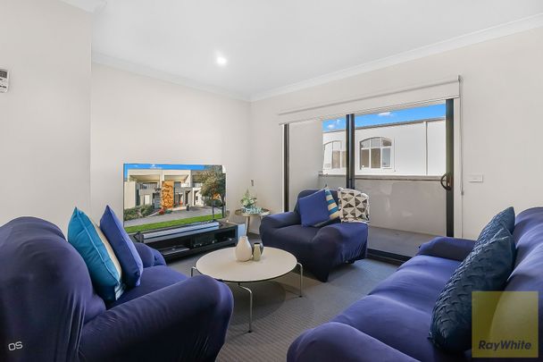 Modern & contemporary townhouse in the Forsyth Park Estate! - Photo 1