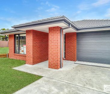 THREE BEDROOM TWO BATHROOMS - Photo 5